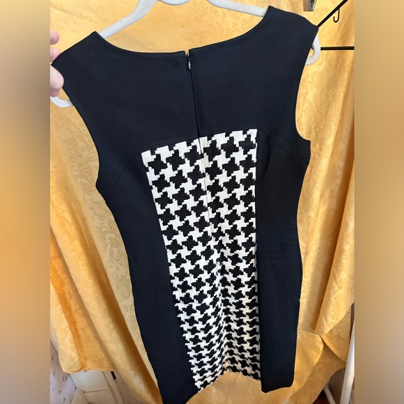 Boutique Black Sleeveless Chevron Dress - Picture 6 of 7